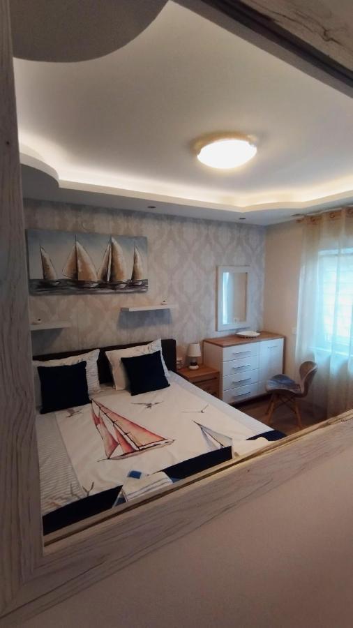 Apartments Aleksandra Рисан Экстерьер фото